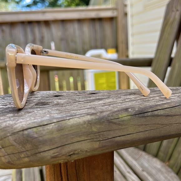 Sunnies - Picture 3 of 4